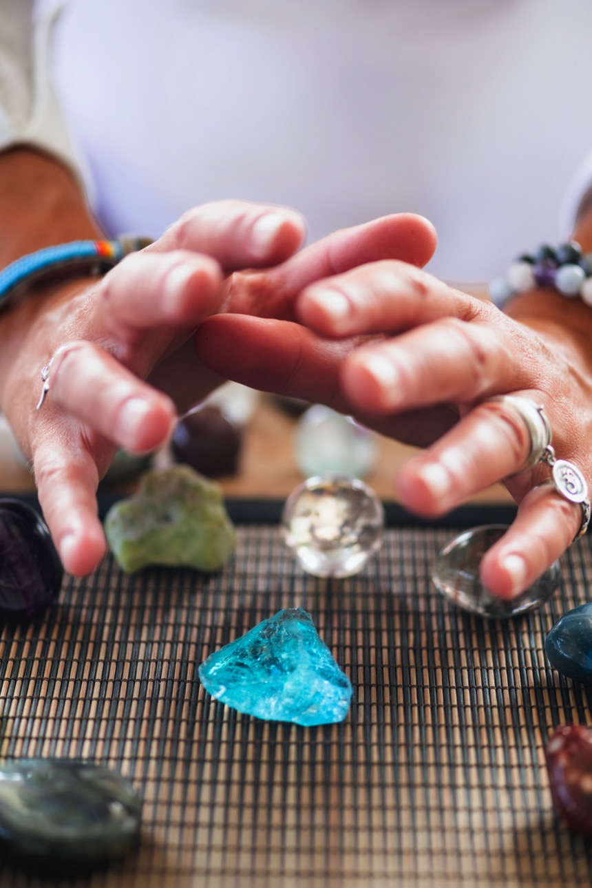 טל מומחה בנמרולוגיה בשיטה בלעדית של איזוני שמות דרך הצאקרות